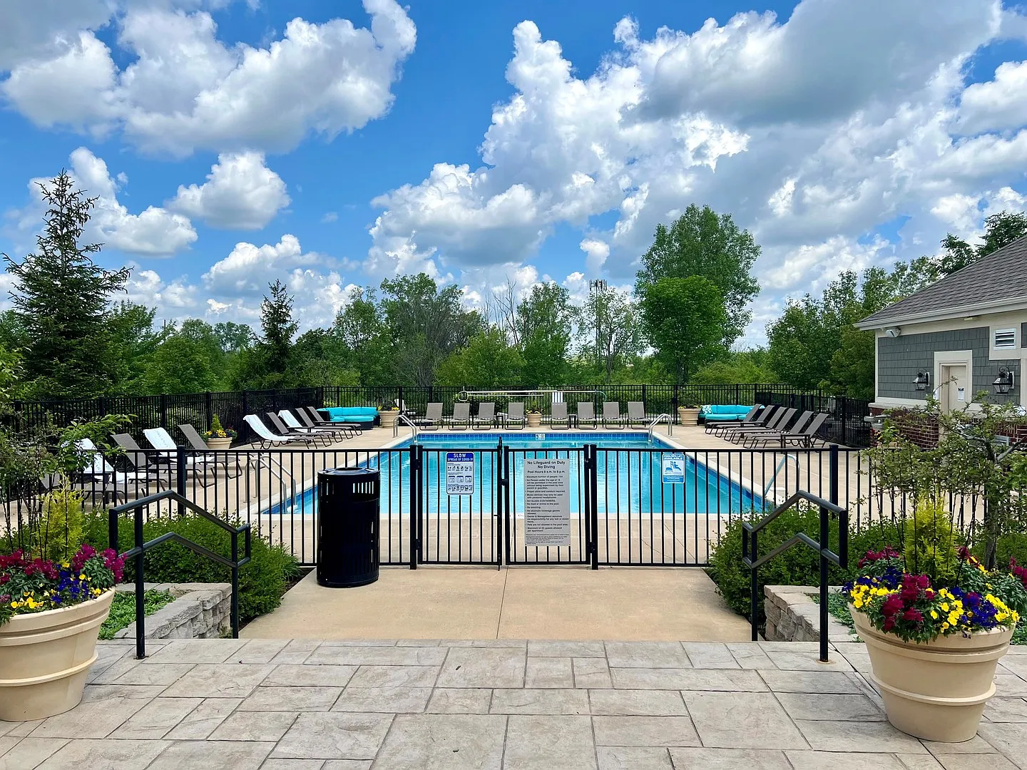 2 bed, 1254 sqft, $2,828 — Photo 4