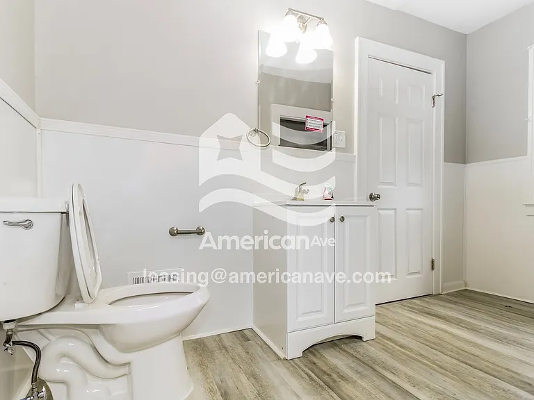 1224534_010_main_bathroom_13847237.jpg