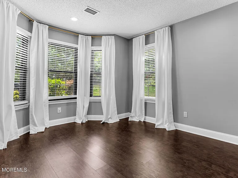 141 Old Orchard Ln — Photo 22