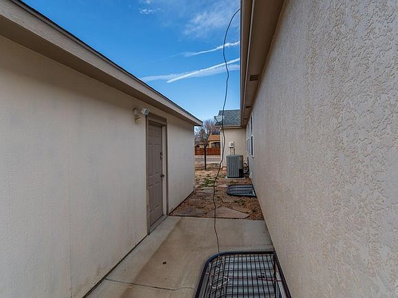 5th image of 16 Posada Dr