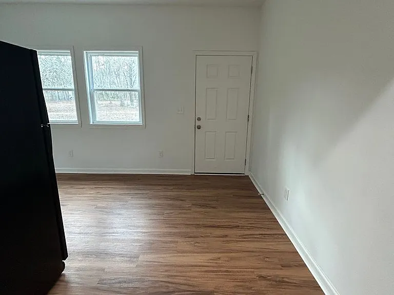 614 Maple Rd — Photo 22