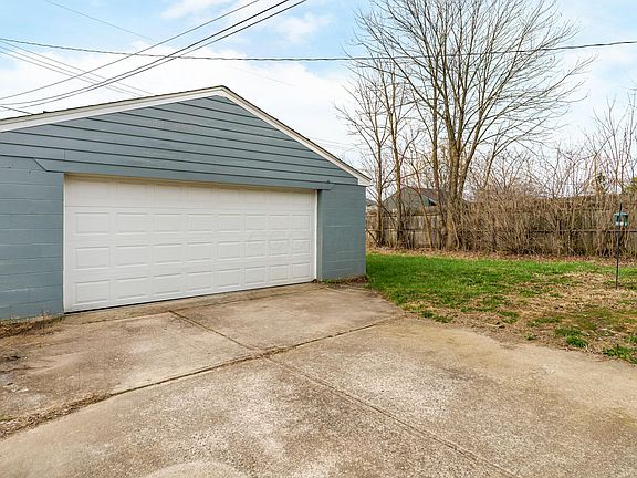 3rd image of 3755 Lynward Rd