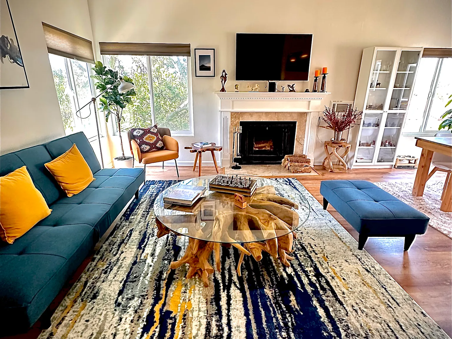 2 bed, 1263 sqft, $4,290 — Photo 1