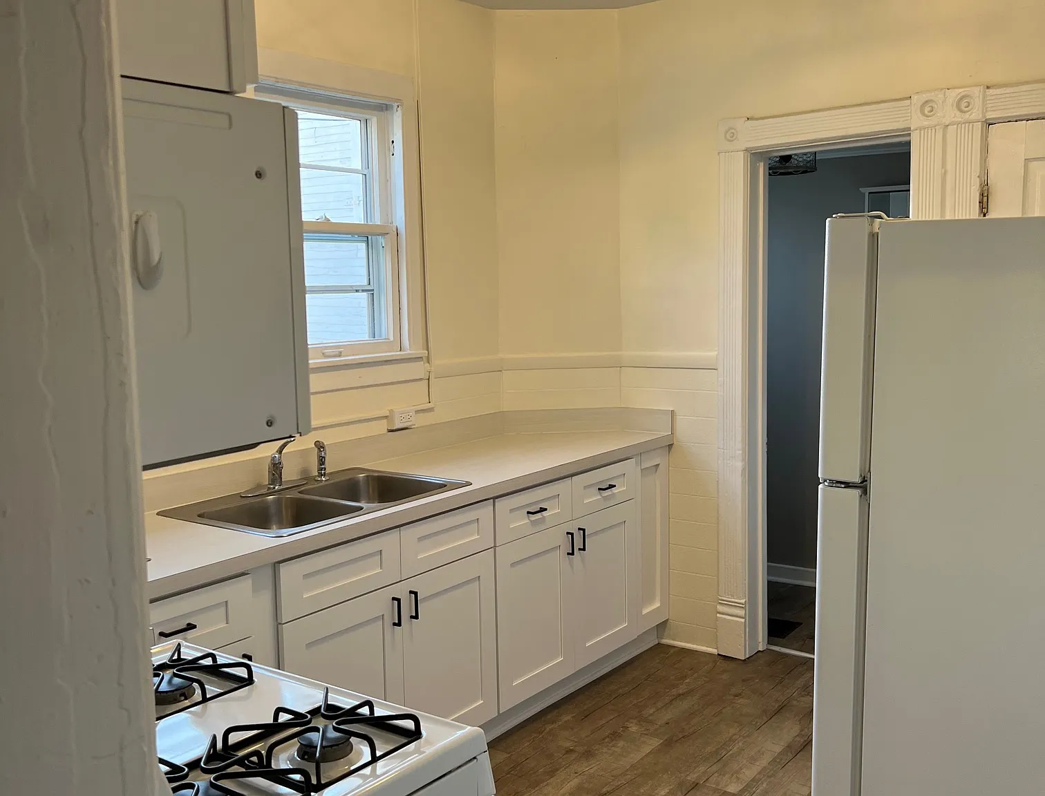 2 bed, 1.5 bath, 1100 sqft, $1,795 — Photo 2