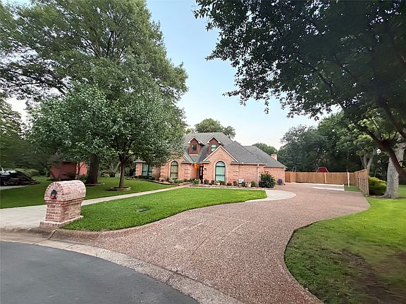 2nd image of 1125 Shady River Ct S
