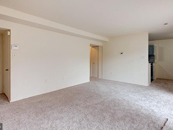 5th image of 5462 85th Ave #1