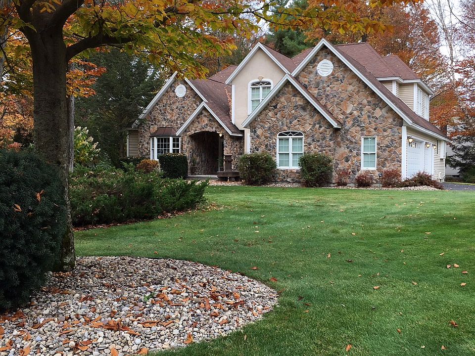 1st image of 5 Harvest Ln