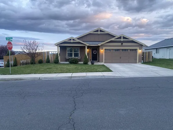 1315 Pear Ln, Sunnyside, WA 98944