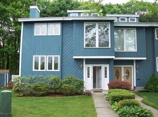 23 Sutton Pl, Swampscott, MA 01907