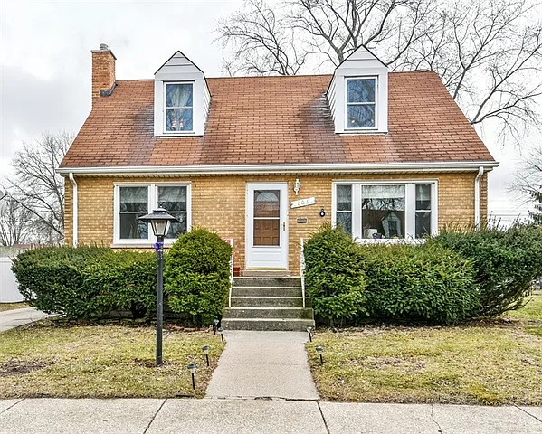 18031 Exchange Ave photo 1