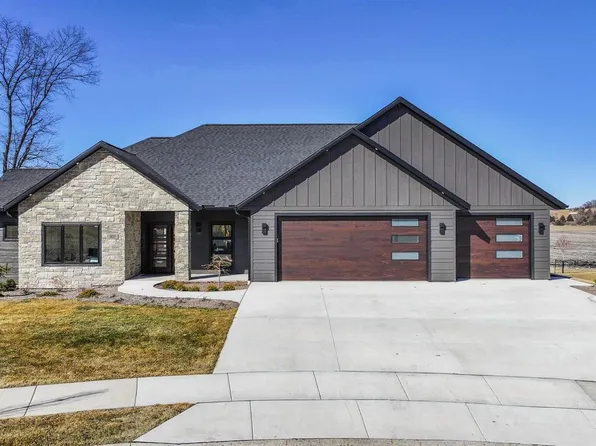 405 Prairie View Drive, Portage, WI 53901