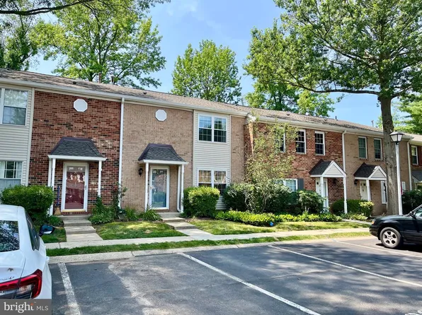 32 Pagoda Ct, Lawrence Township, NJ 08648