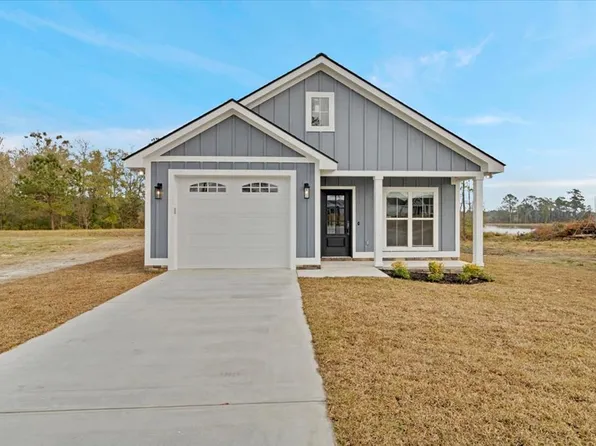 6 SE Pheasant Ln, Moultrie, GA 31788