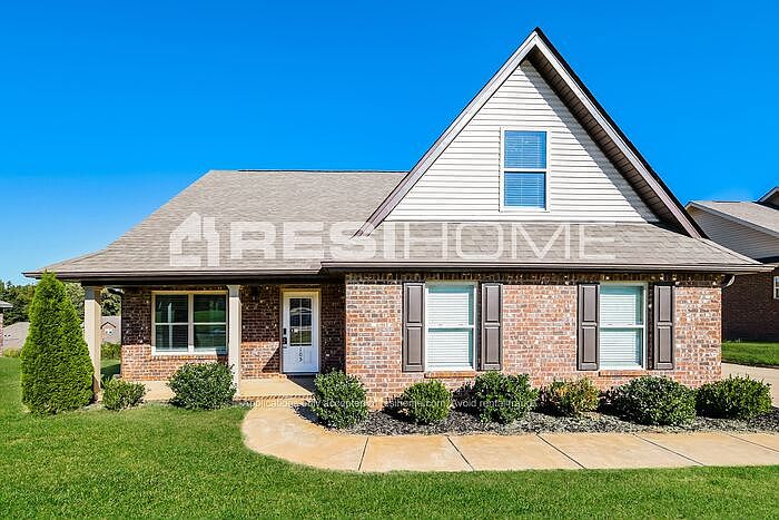 1st image of 105 Fawn Brook Dr