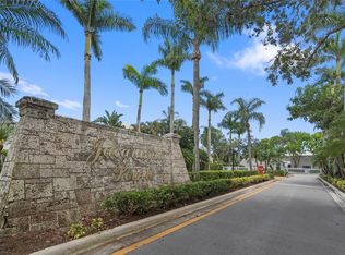 9460 NW 8th Cir, Plantation, FL 33324