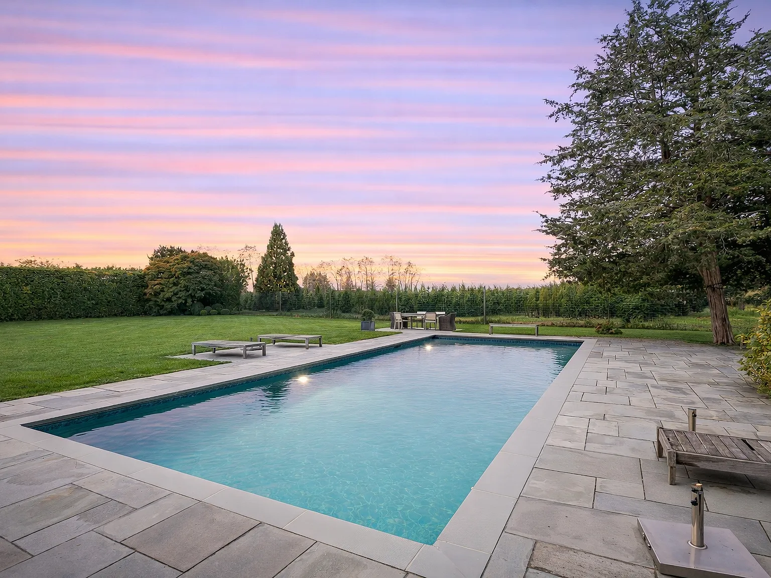 Chic Contemporary Summer Estate — Photo 3