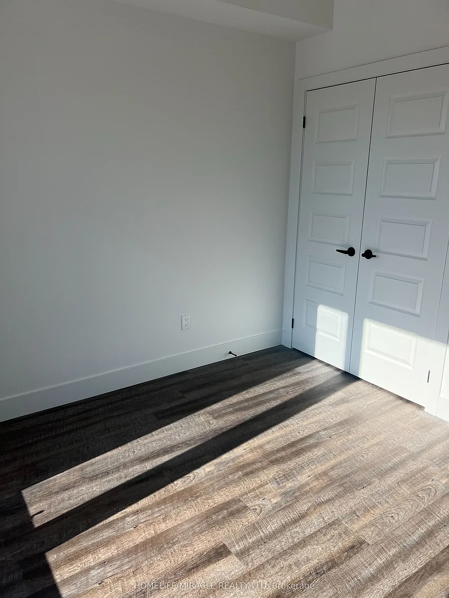 Building Photo - 107 Roger St #410