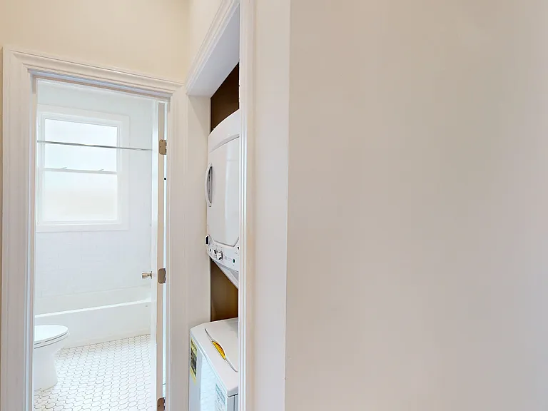 40 Tiffany Ave #6 — Photo 9