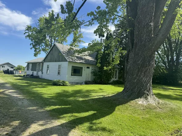 138 E Front St, Marquette, WI 53947