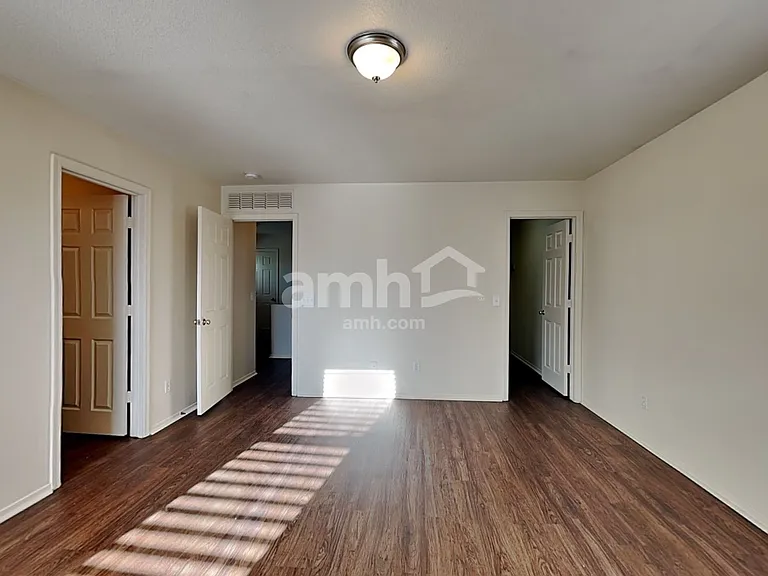 9680 N 82nd Ln — Photo 8