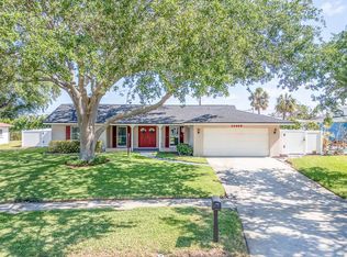 14269 Yacht Club Blvd, Seminole, FL 33776