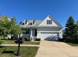 66 Champlain Blvd, Howell, MI 48843