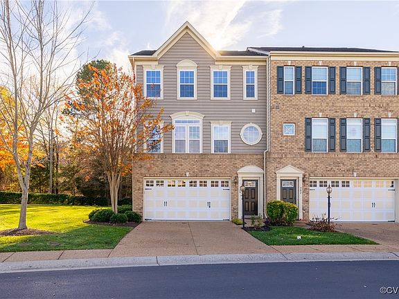 2nd image of 300 Siena Ln