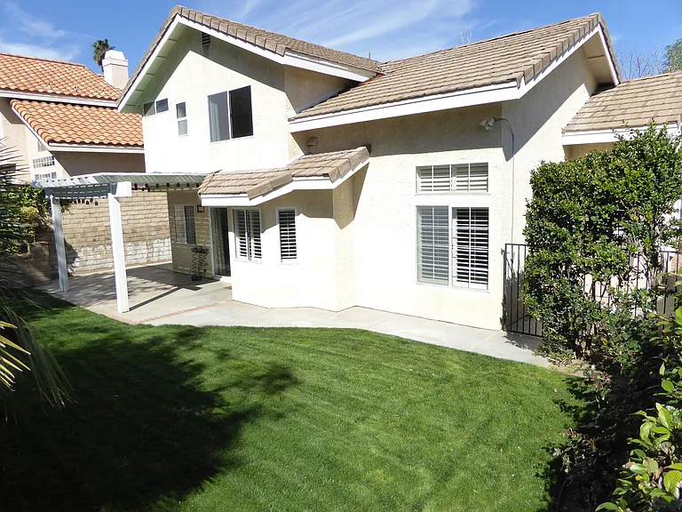 22010 Grovepark Dr — Photo 3