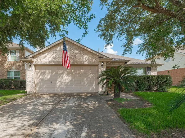 10106 Hollyvine Ln, Houston, TX 77089