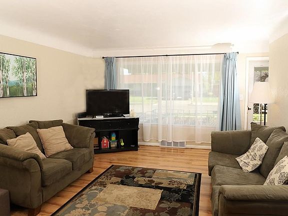 2nd image of 615 Avenue D