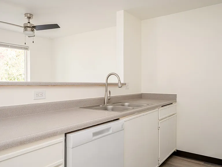 Glen Ridge Apartments — Photo 44