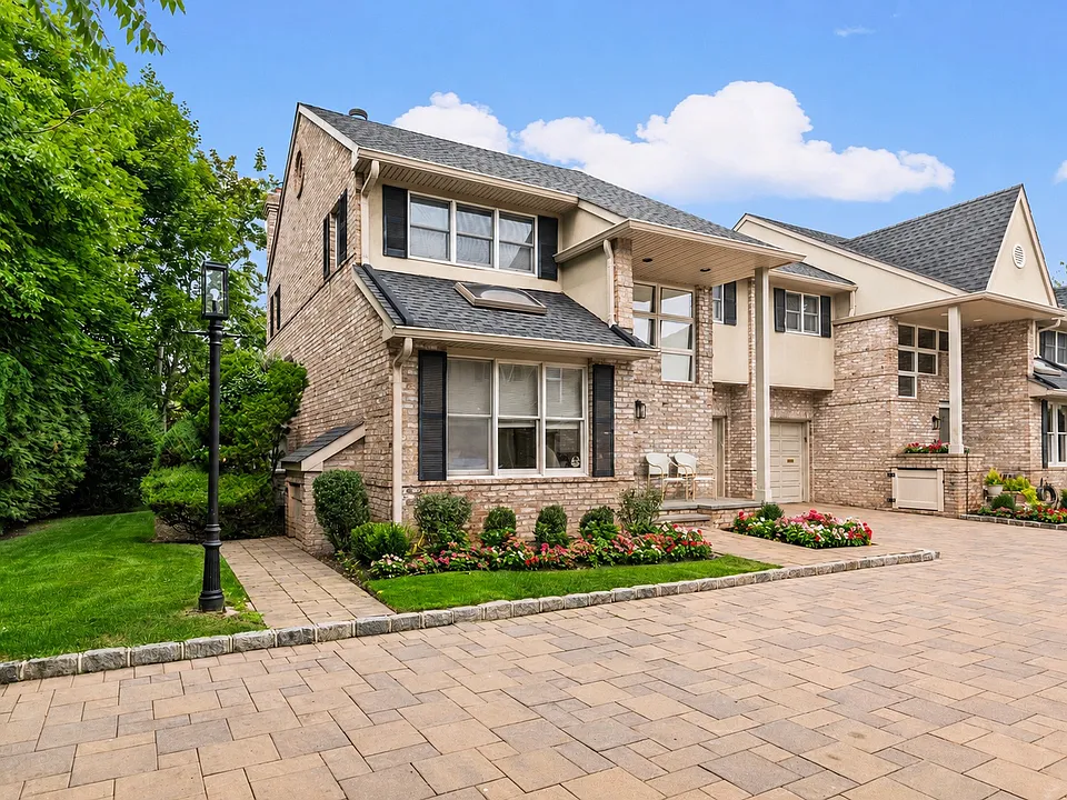 1180 E Broadway #1