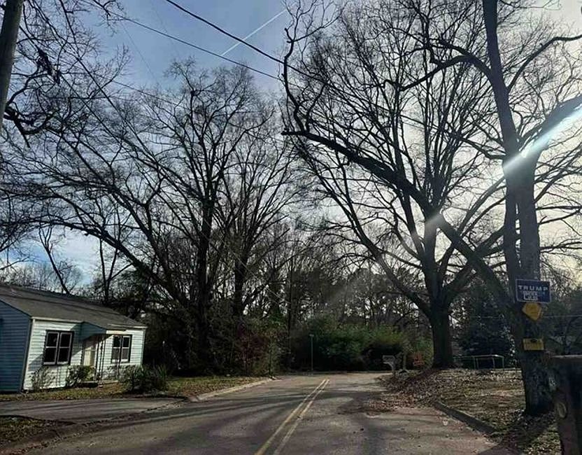 Exterior Neighborhood (street photo)
