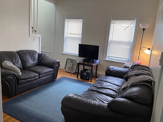 243 Smith St #1 — Photo 4