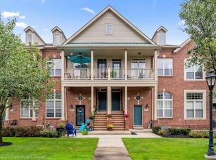 405 Old Pine Way #105, Walled Lake, MI 48390