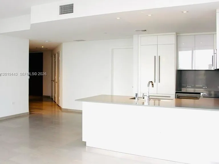 68 SE 6th St #2702 — Photo 3