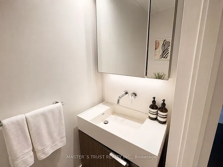 20 Richardson St #1005 — Photo 7