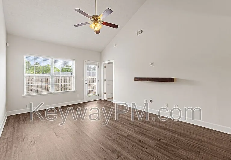 801 Trailside Ct — Photo 9