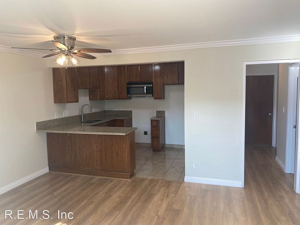 lgo01 621 N Market St Inglewood CA Zillow