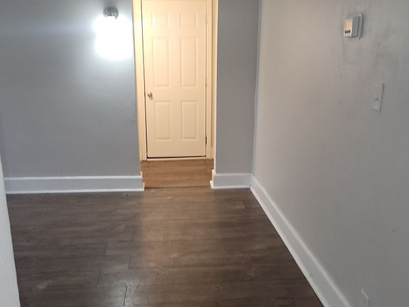 4th image of 920 E Sycamore St #2