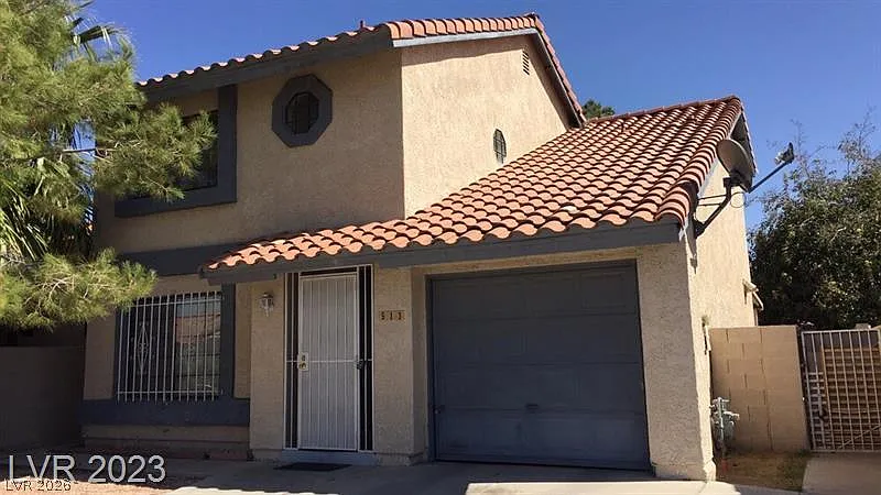 3 bed, 2.5 bath, 1401 sqft, $1,650 — Photo 2