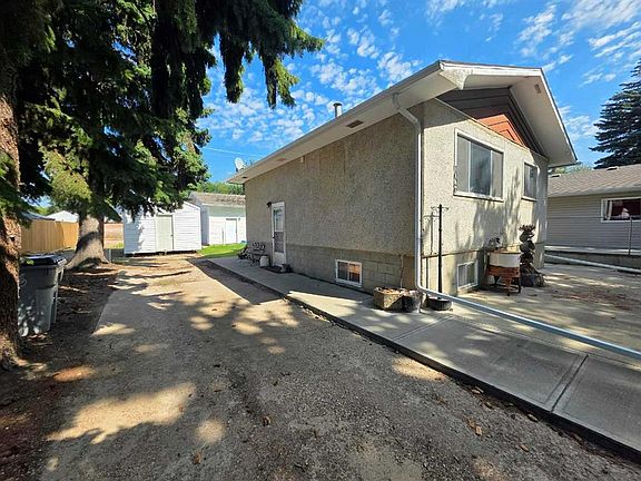 3rd image of 1026 S 11th Ave