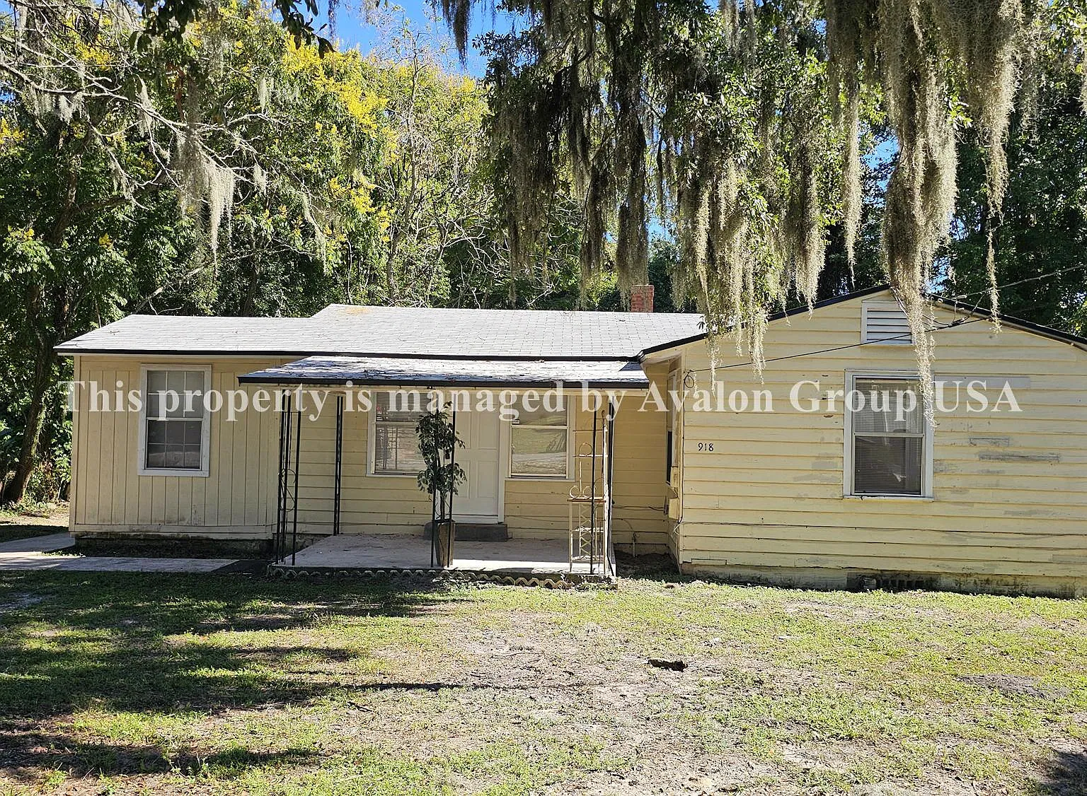 3 bed, 978 sqft, $1,250 — Photo 1