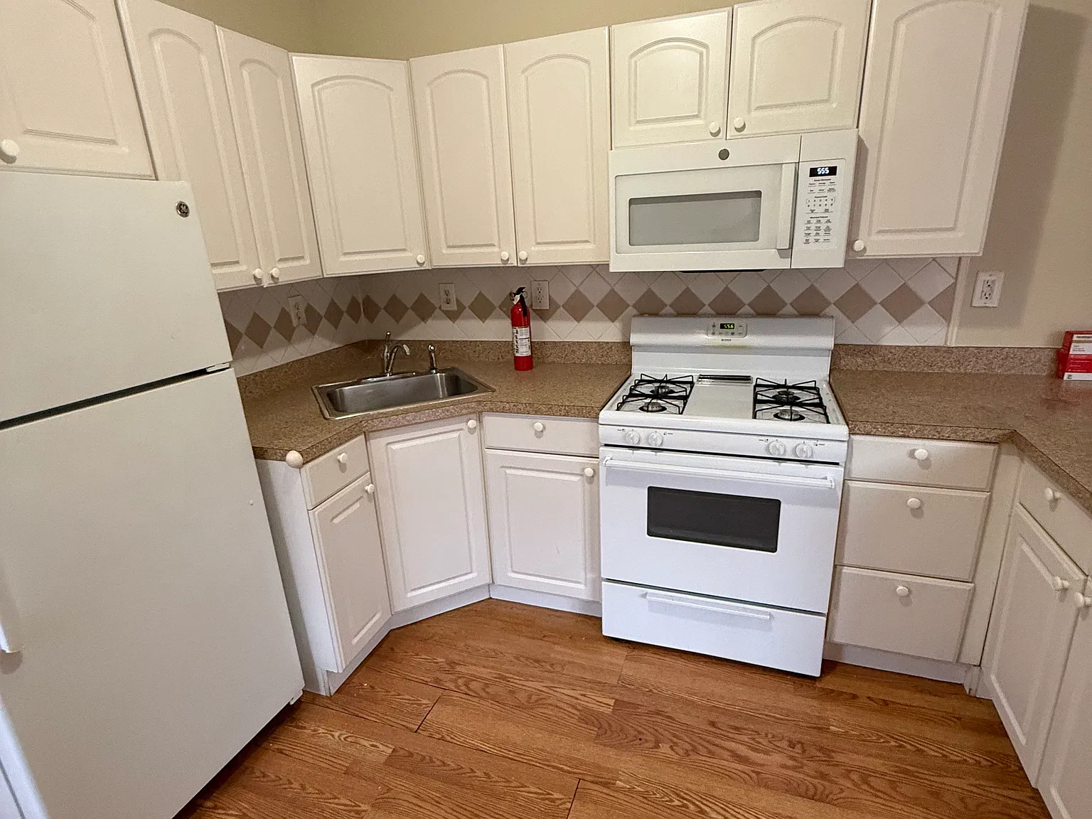 2 bed, $2,700 — Photo 4