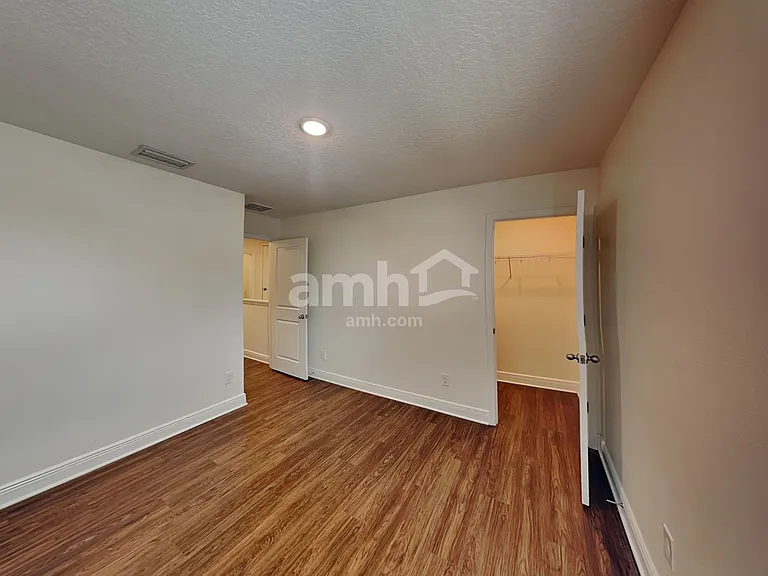 1099 Sky Lakes Dr — Photo 22