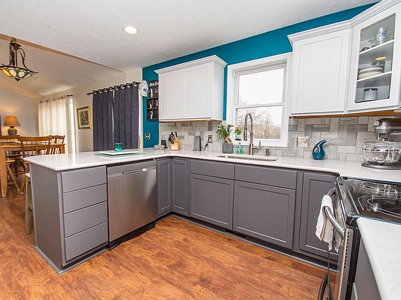 3rd image of 3420 Starflower Ct