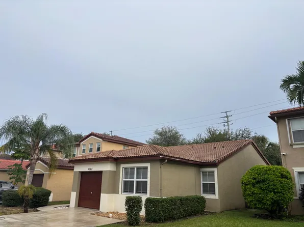 4262 NW 1st Pl, Deerfield Beach, FL 33442