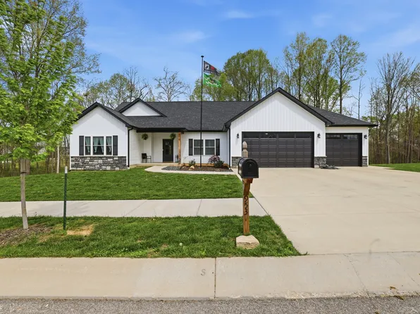 953 S Lantern Ln, Ellettsville, IN 47429