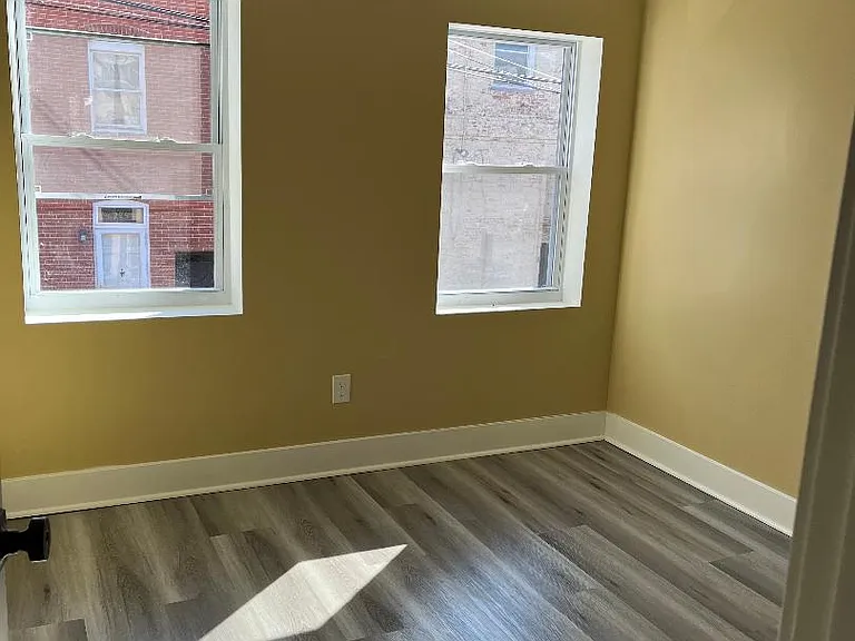228 S Regester St — Photo 9