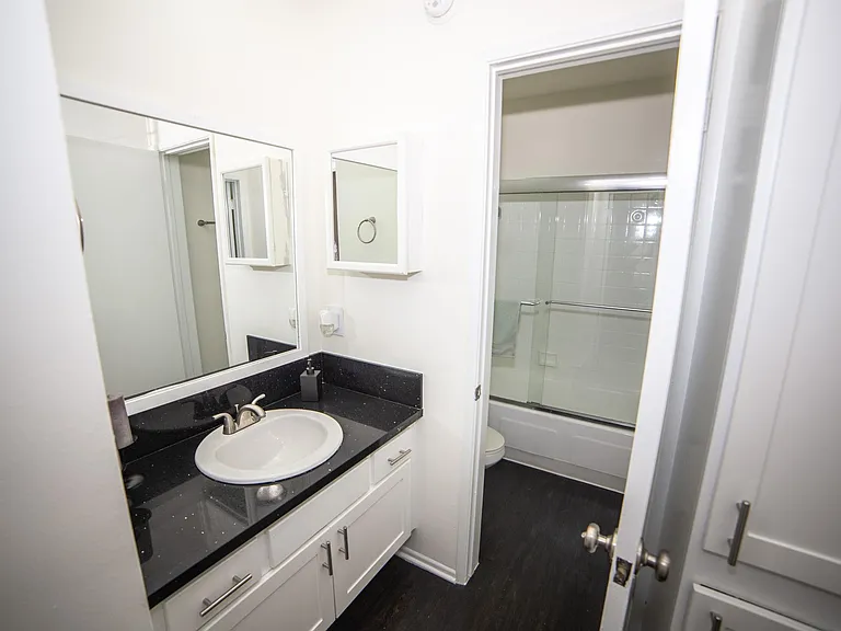 Parkview Apartments — Photo 16